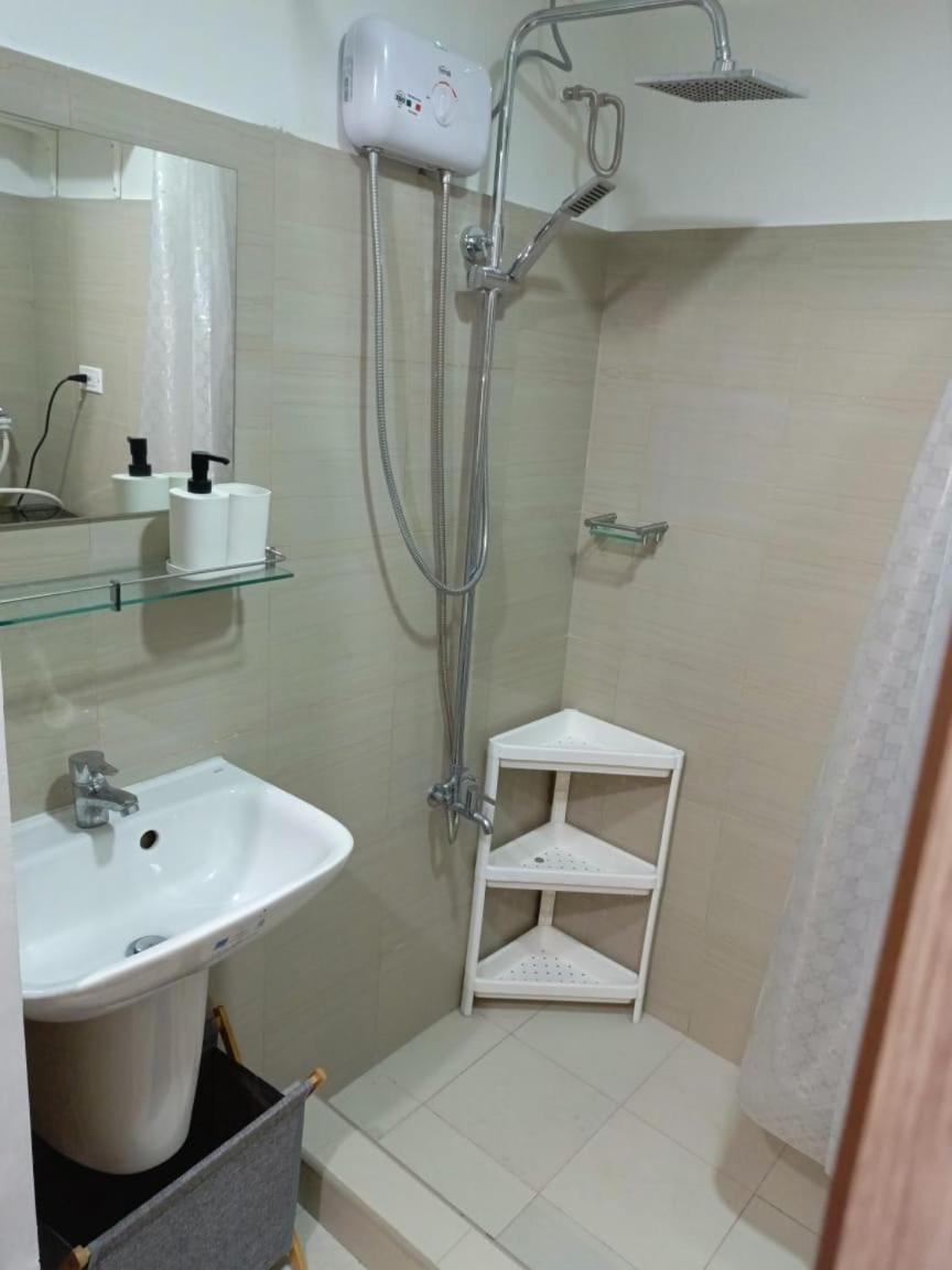 Shore 2 Residences High Speed Internet Walking Distance To Moa And Ikea Manila Eksteriør billede