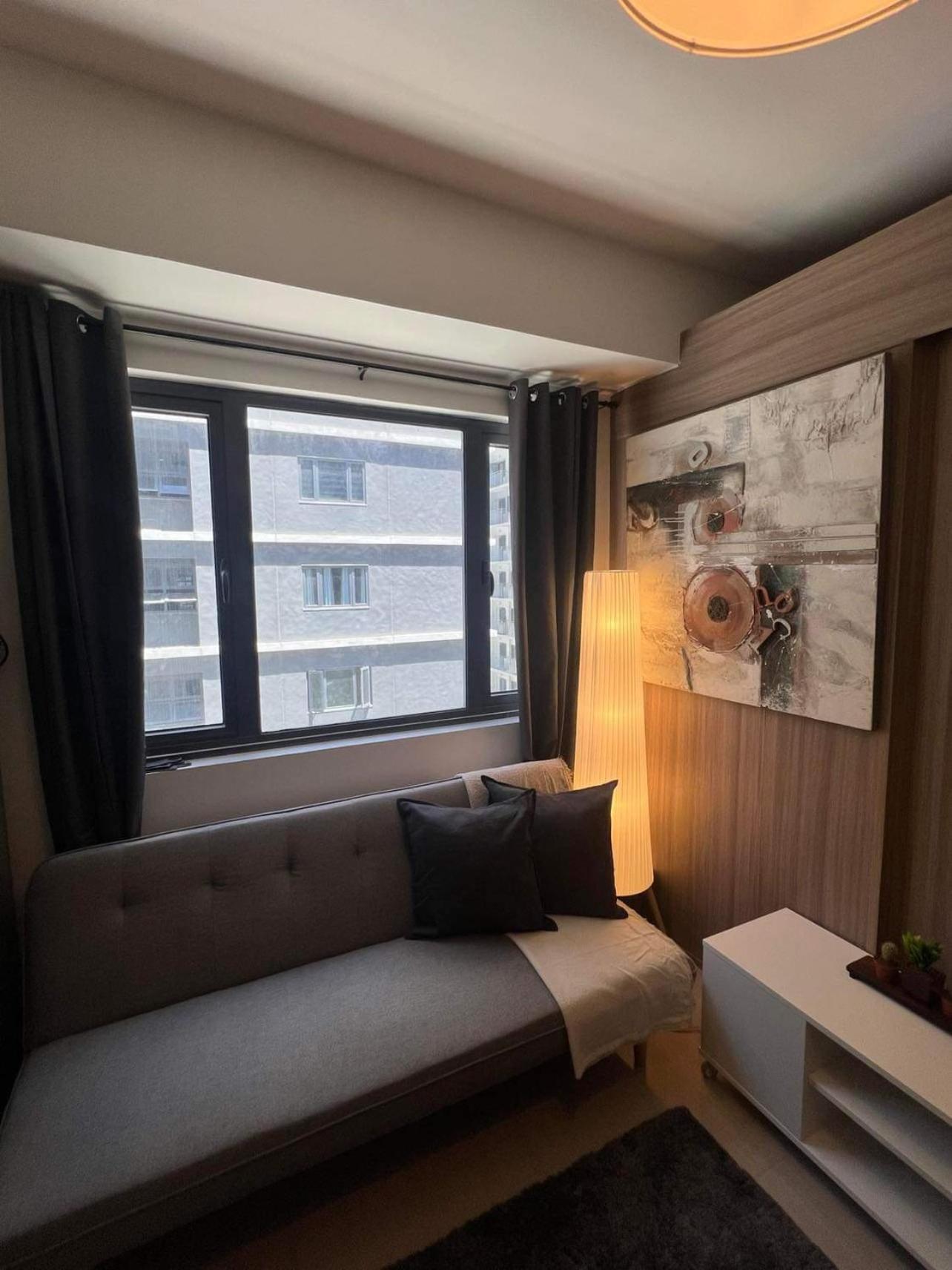 Shore 2 Residences High Speed Internet Walking Distance To Moa And Ikea Manila Eksteriør billede