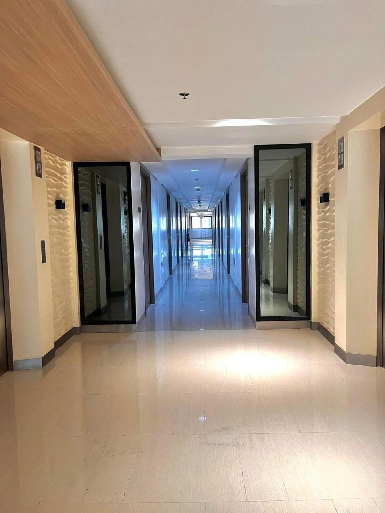 Shore 2 Residences High Speed Internet Walking Distance To Moa And Ikea Manila Eksteriør billede