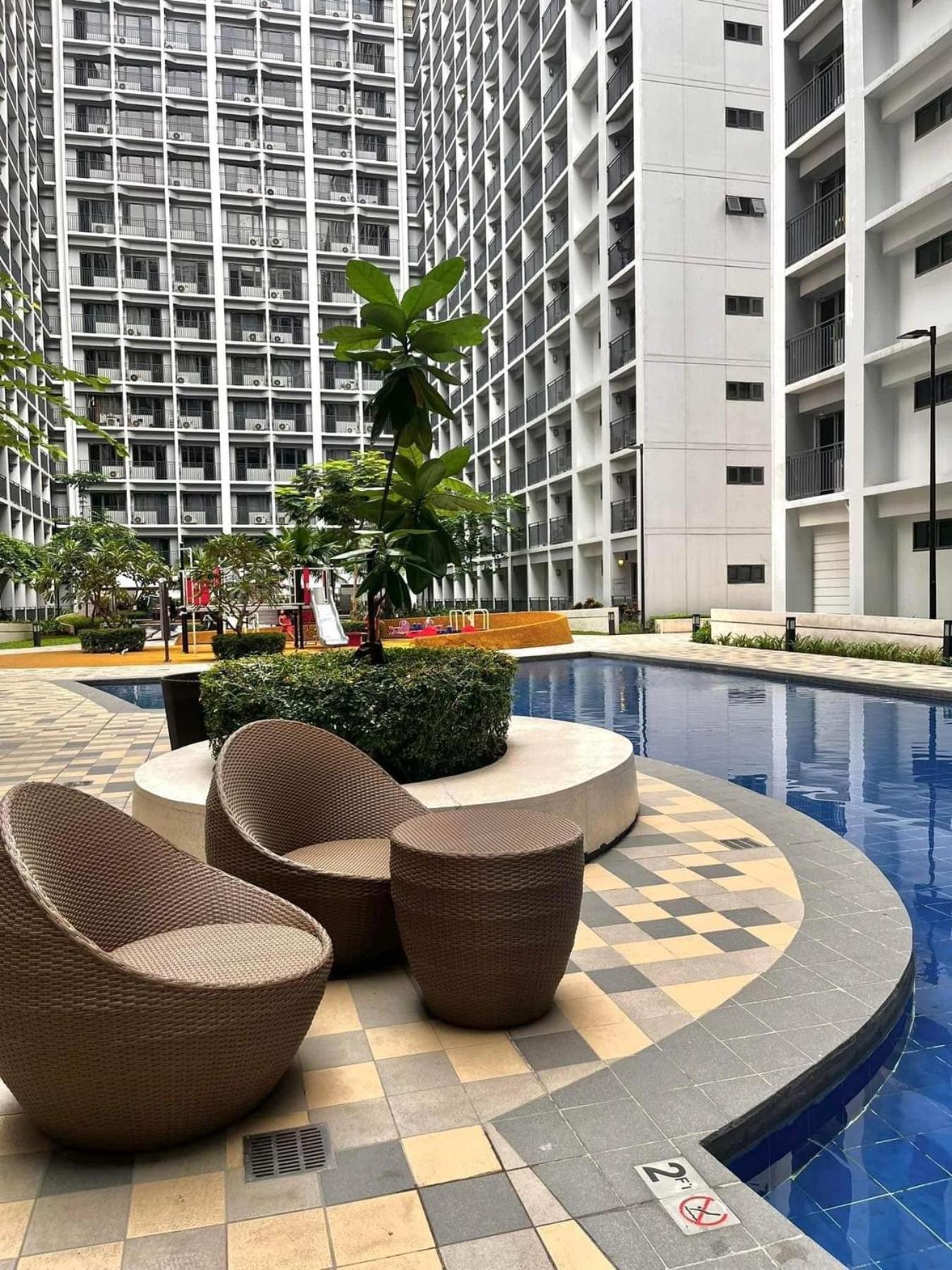 Shore 2 Residences High Speed Internet Walking Distance To Moa And Ikea Manila Eksteriør billede